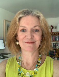 Headshot of Dr. Kelly in her home office.